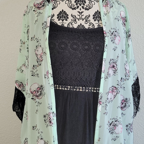 Mint Floral Skull Kimono - Picture 4 of 8